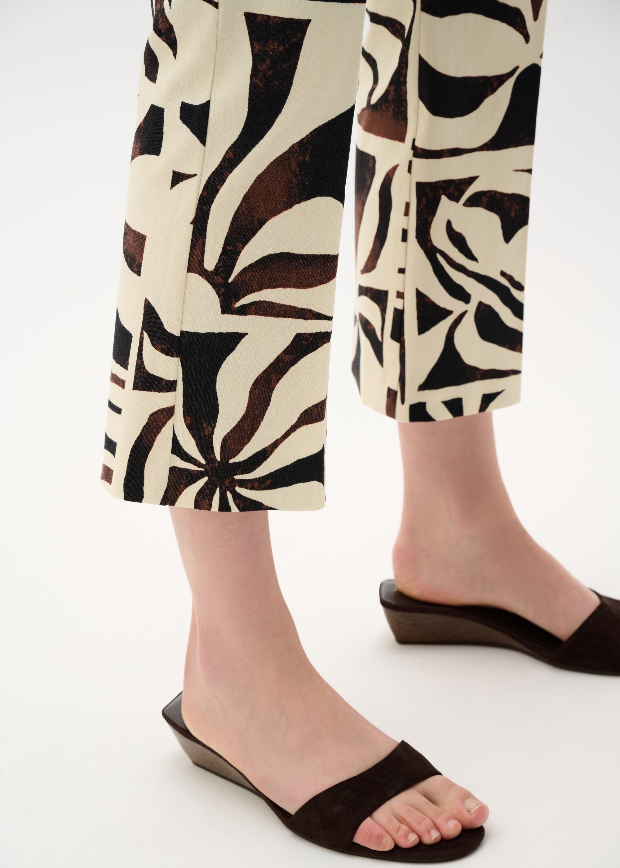 Tropical Print Flared Pull-On Pants