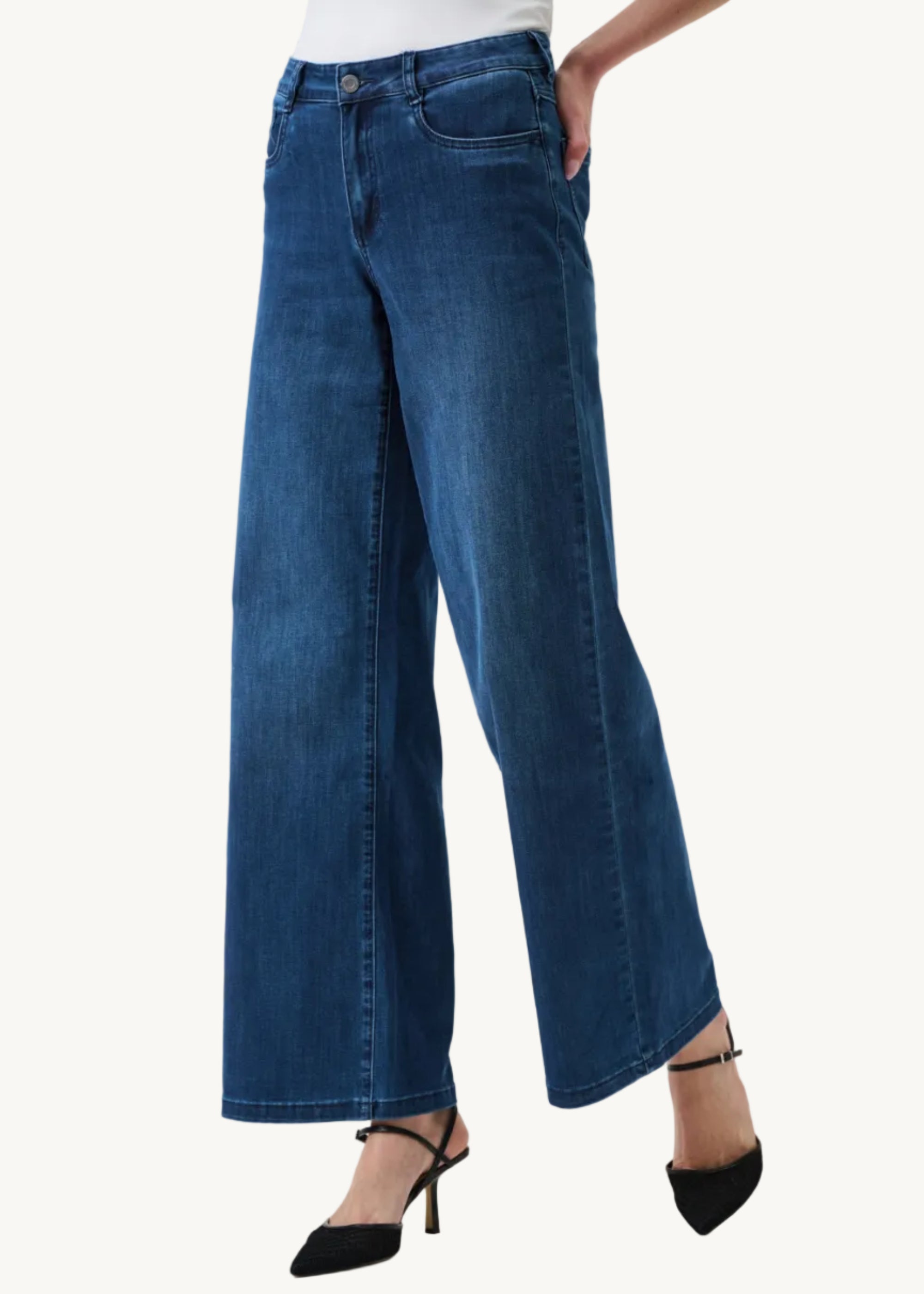 Goldie | Classic Wide-Leg Stretch Jeans - Medium Blue
